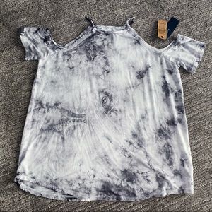 American Eagle Cut-out Shoulder T-shirt